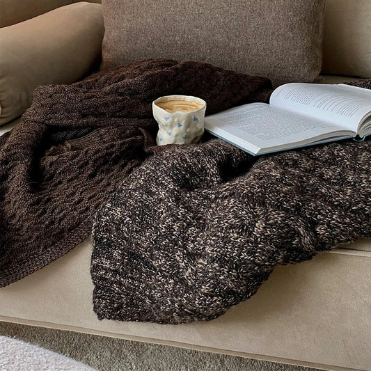 CABLE THROWS(brown / black)130×180cm|elvang