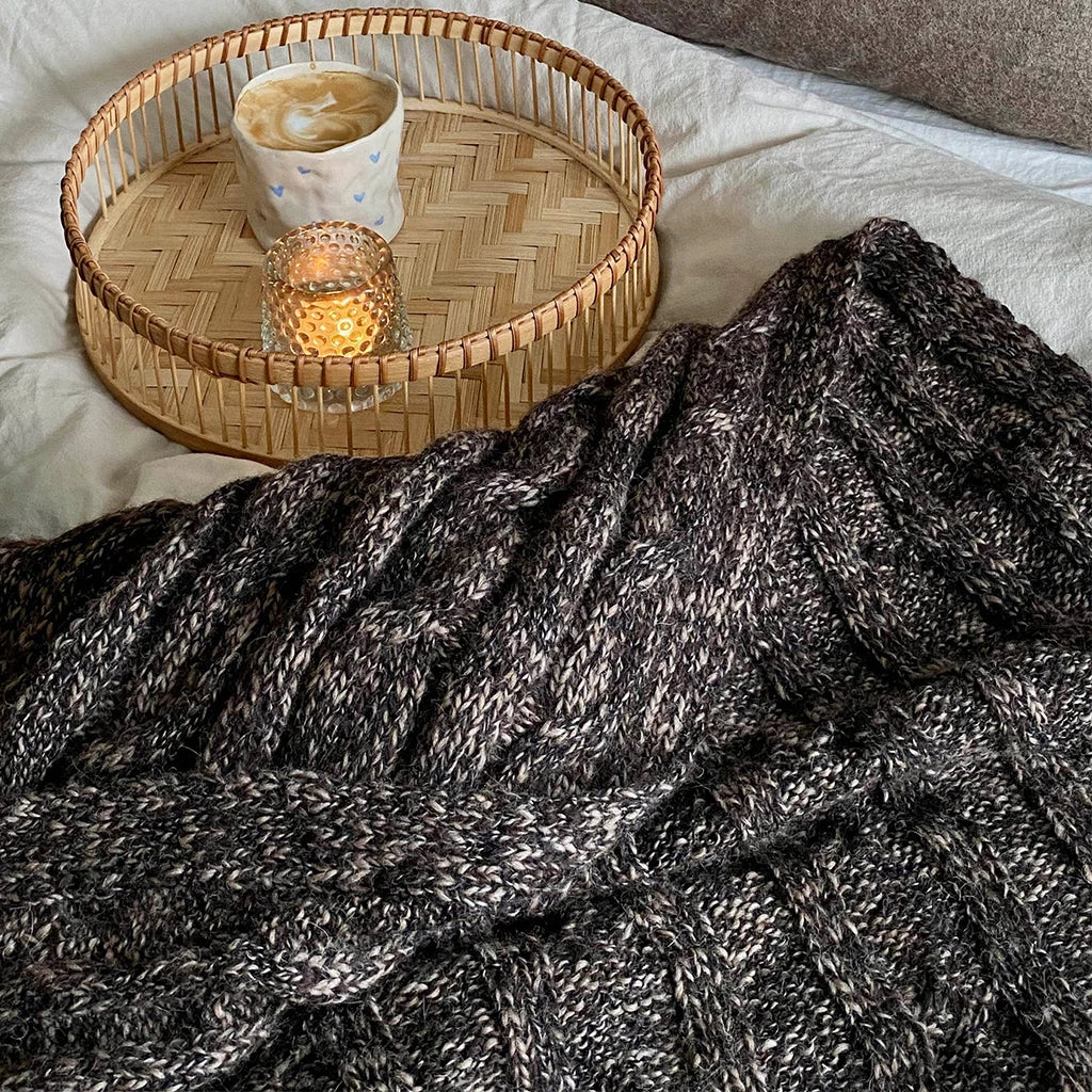 CABLE THROWS(brown / black)130×180cm|elvang