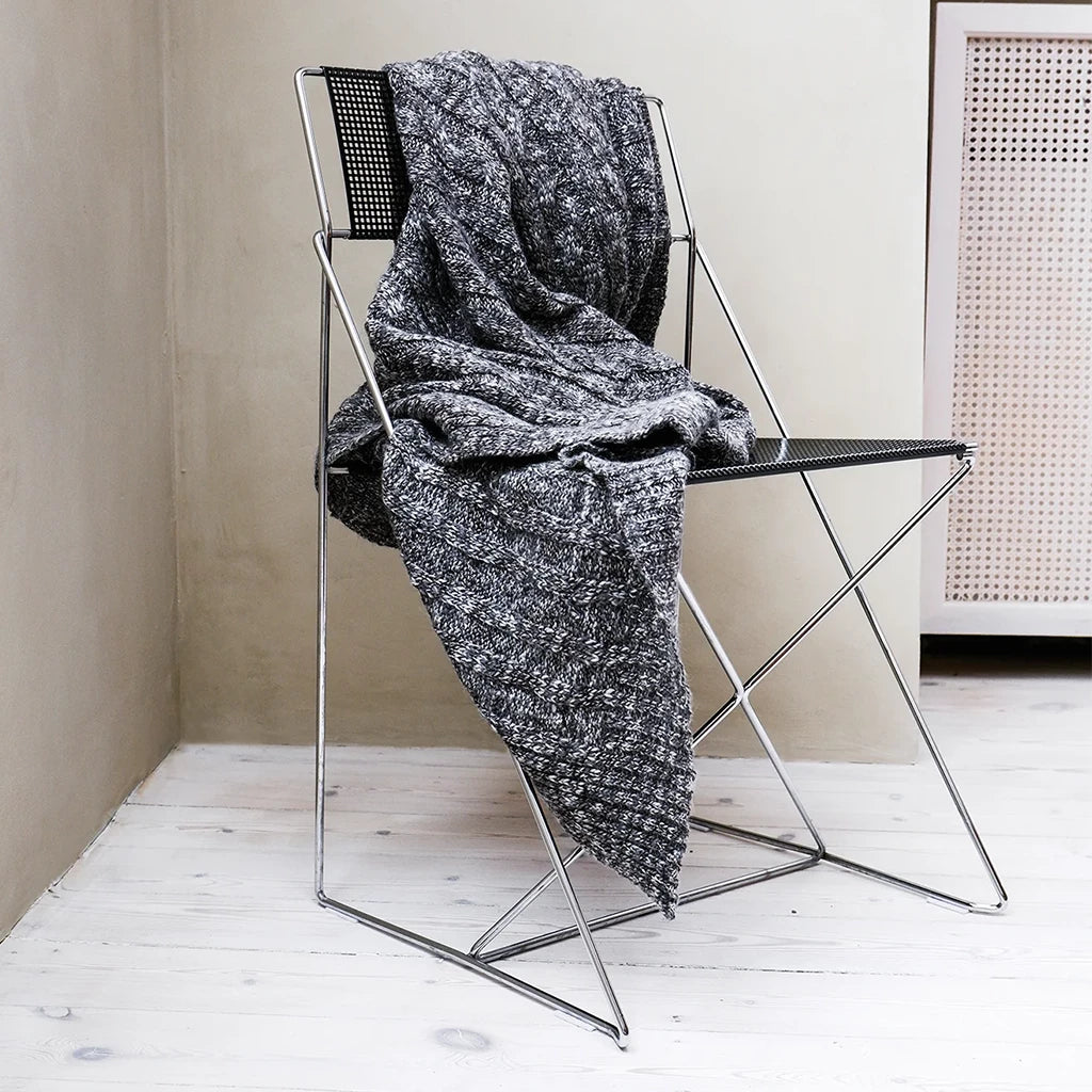 CABLE THROWS(grey / black)130×180cm|elvang