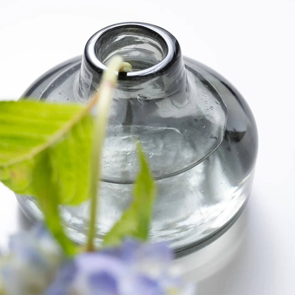 Femeia XSサイズ D11×H8 フラワーベース(スモーク) |Henry Dean