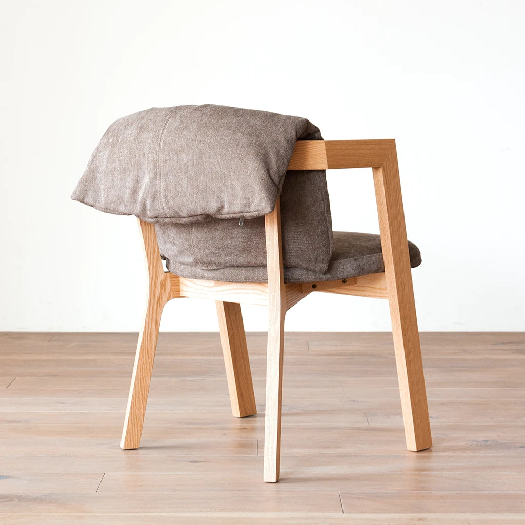 SOLIDO Arm Chair