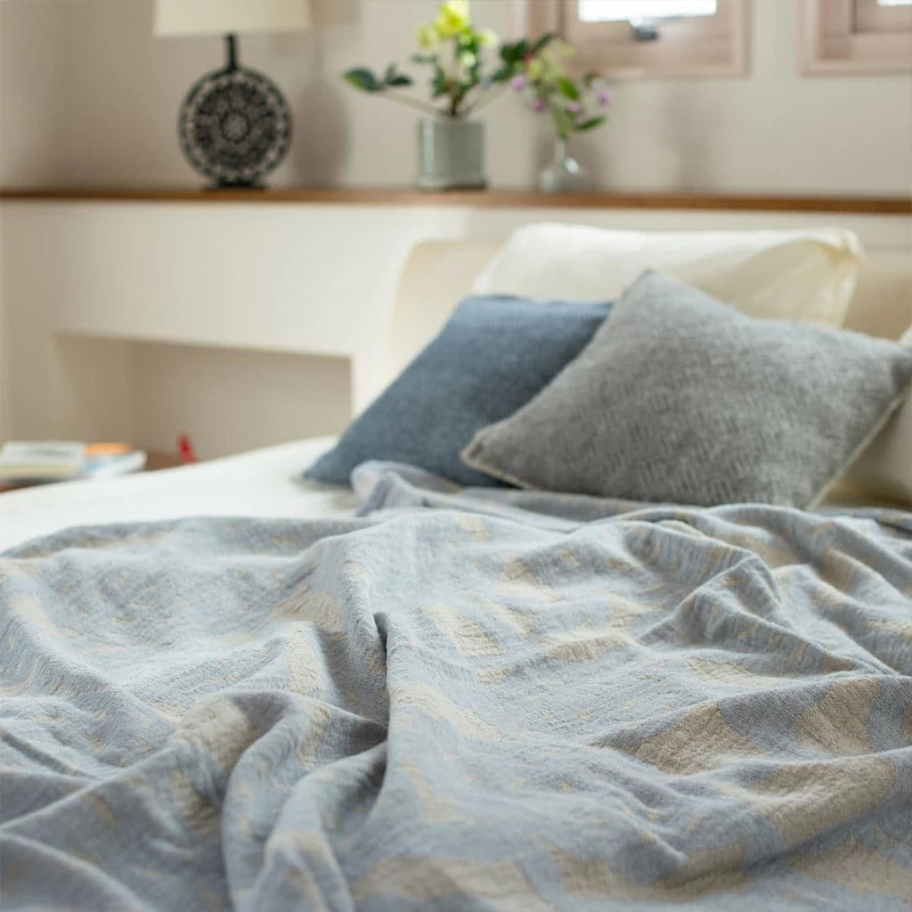 blanket 無量花 シングル(blue)140×180cm|KLIPPAN – PIANO ISOLA blanket 無量花 シングル(blue)140×180cm|KLIPPAN – PIANO ISOLA