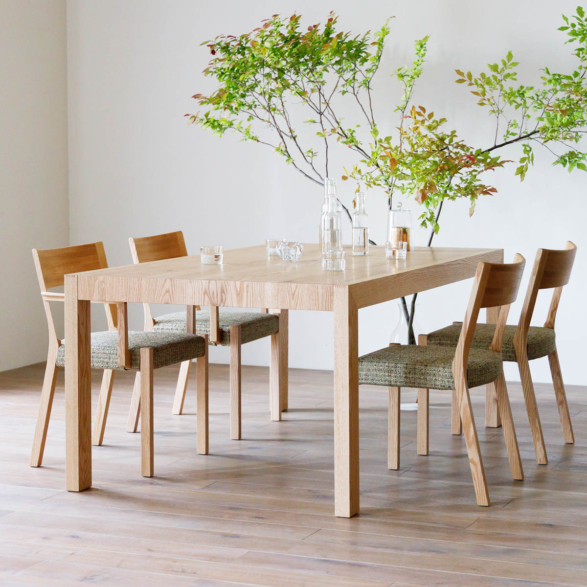 HIRASHIMA LOOK BOOK｜CARAMELLA  Dining Table