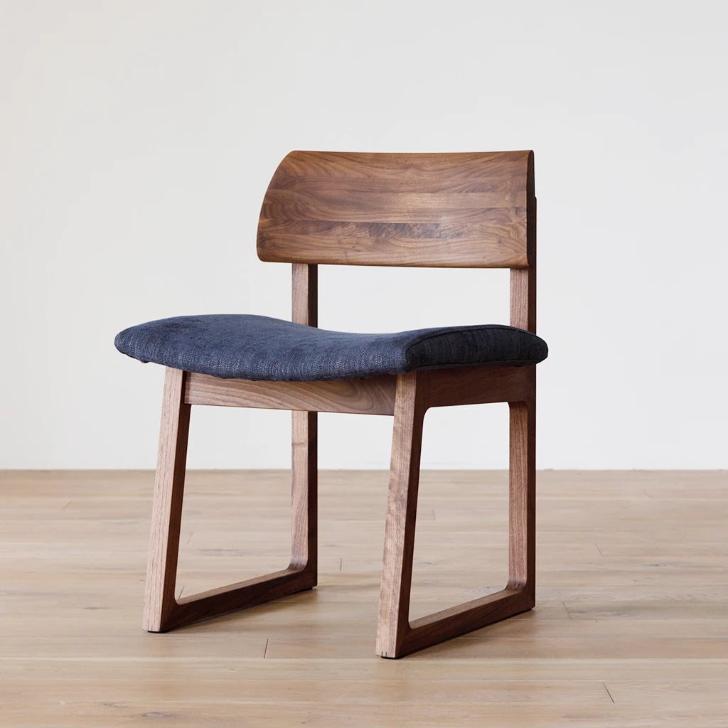 ELEVATO Side Chair