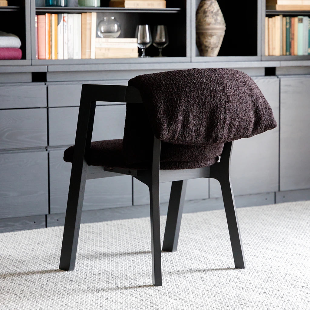 SOLIDO Arm Chair
