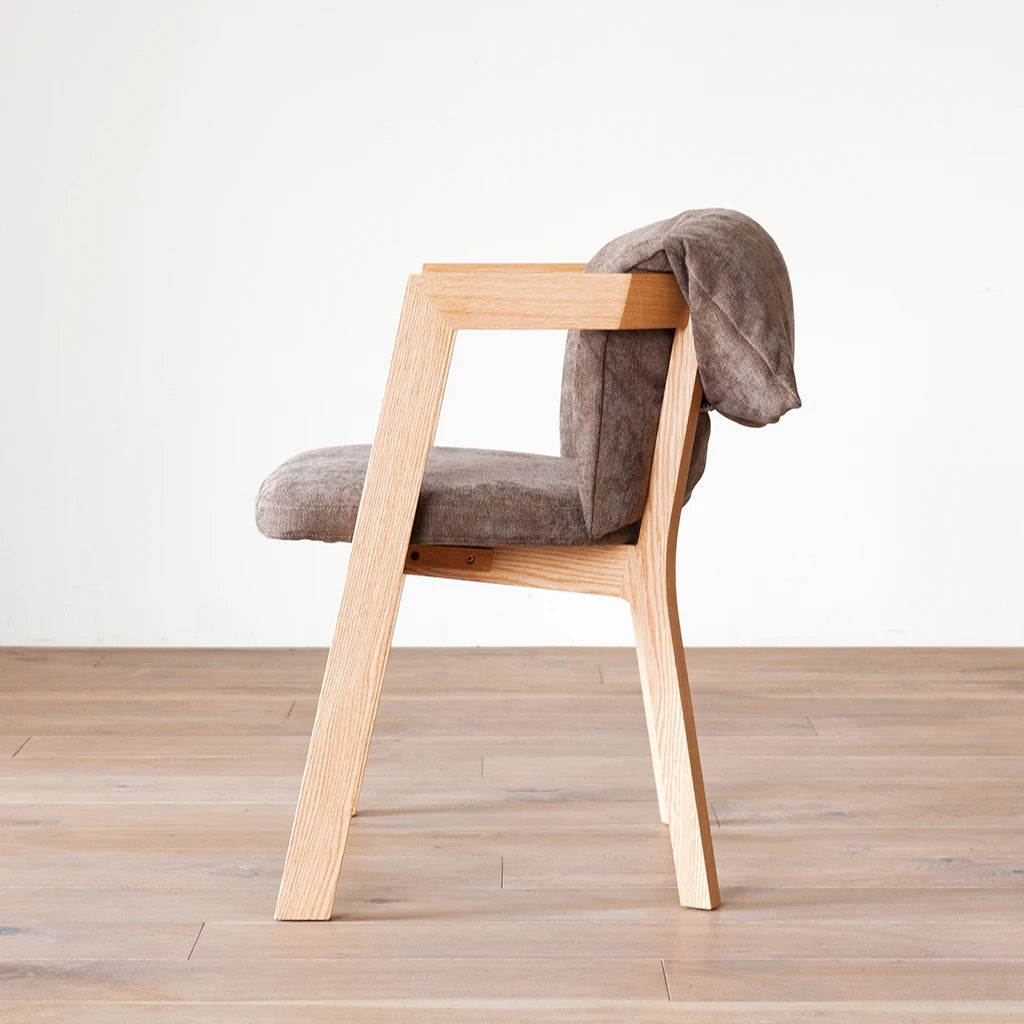 SOLIDO Arm Chair – PIANO ISOLA SOLIDO Arm Chair – PIANO ISOLA
