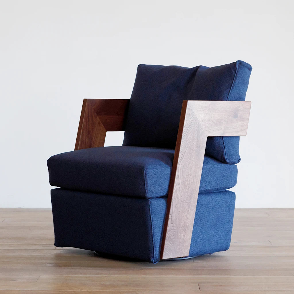 SOLIDO Round Chair – PIANO ISOLA SOLIDO Round Chair – PIANO ISOLA
